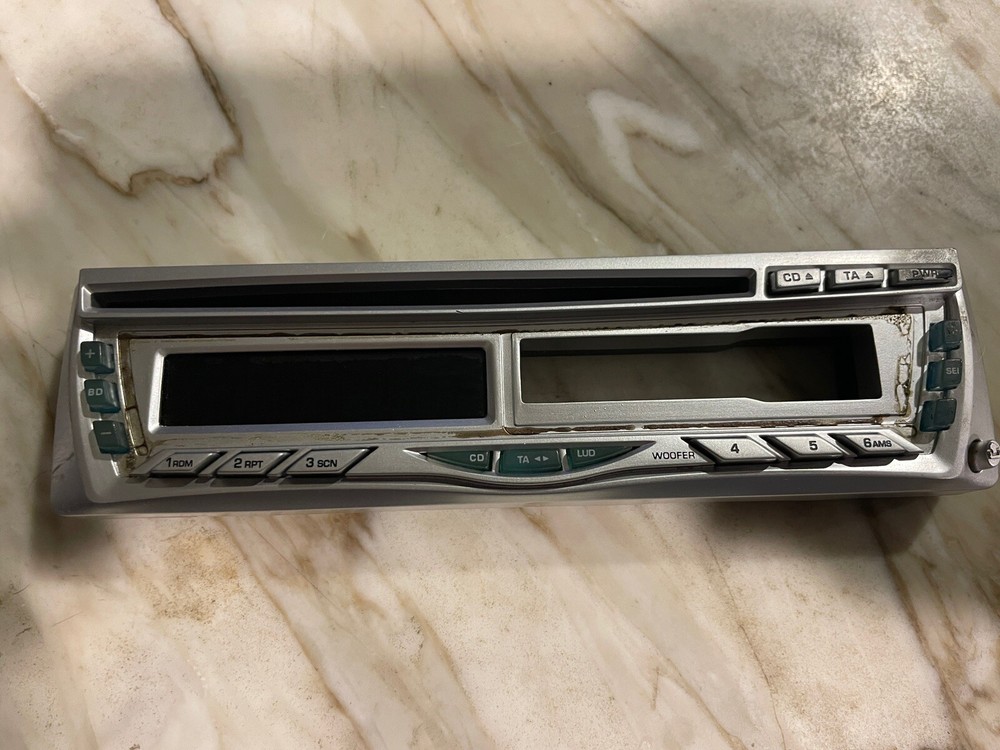 PYLE PLUS PLCDCS90 CAR STEREO PYLE PLUS PLCDCS90 ONLY FACEPLATE OEM🟠