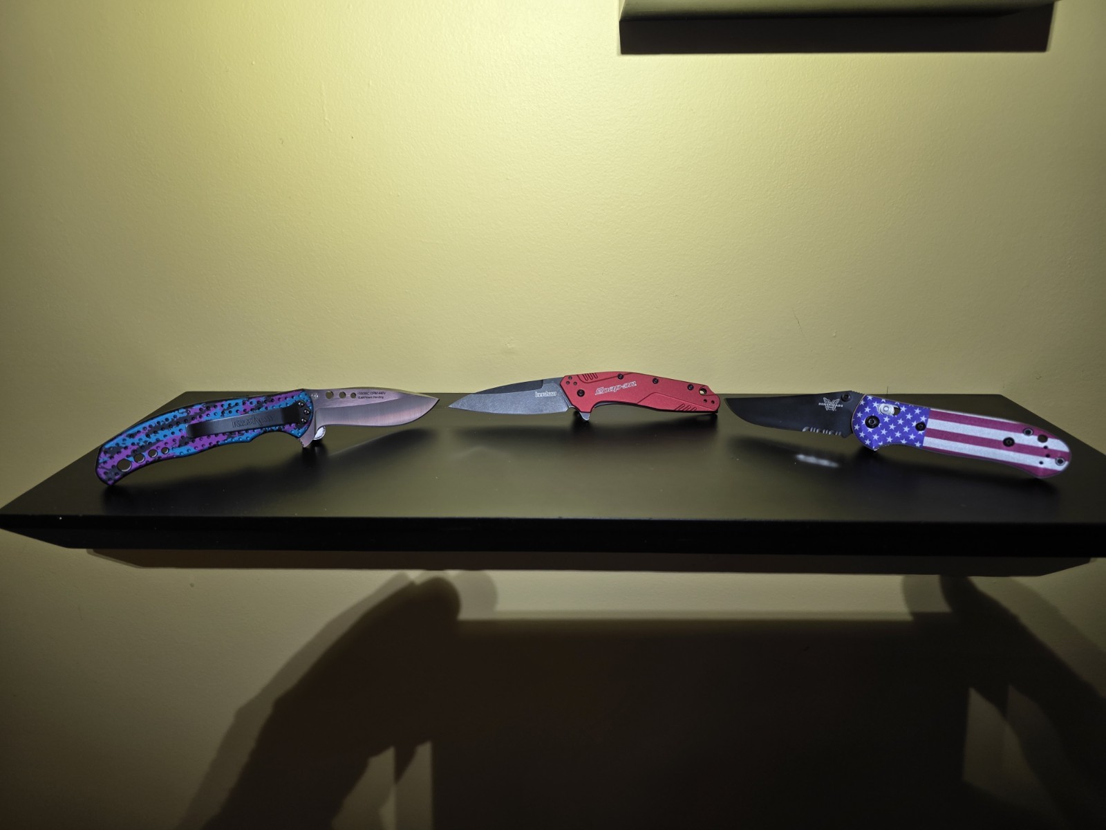 20 Knife Display Stands. It a Magnetic Kickstand for your knives to display them