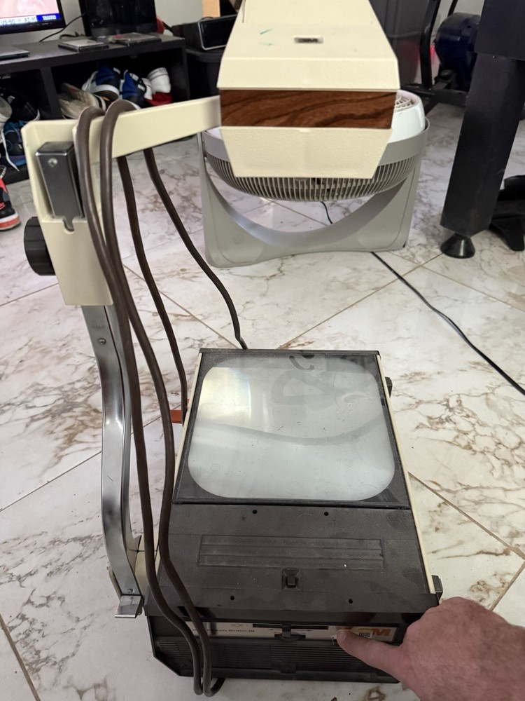 3M Overhead Projector