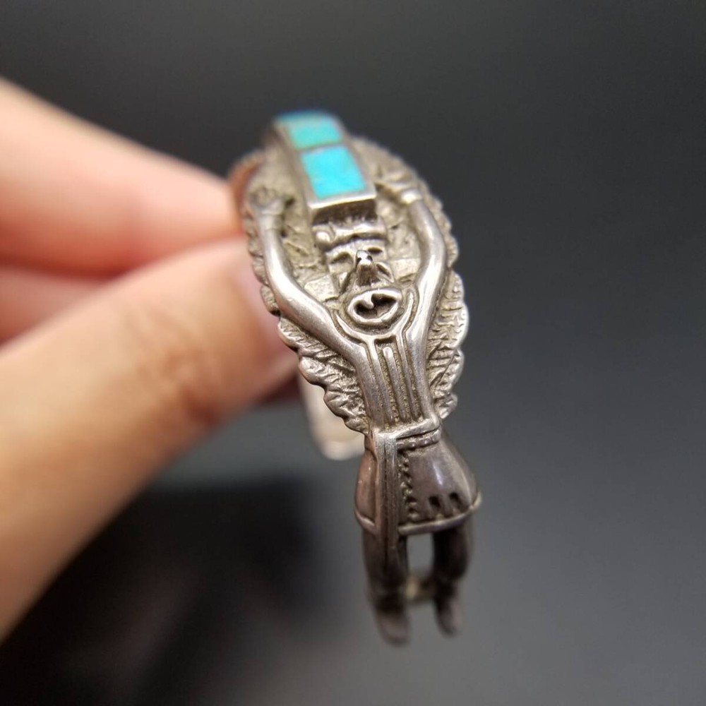 騎士 人の彫刻 ターコイズ インレイ ヴィンテージ シルバー カフ ブレスレット 民族的 トライバル 個性派ジュエリー Y19-F