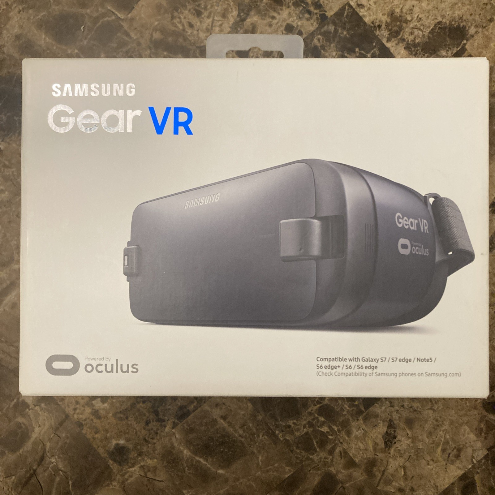 Samsung Gear VR SM-R323 Oculus Virtual Reality Headset GH69-28208A New Open Box