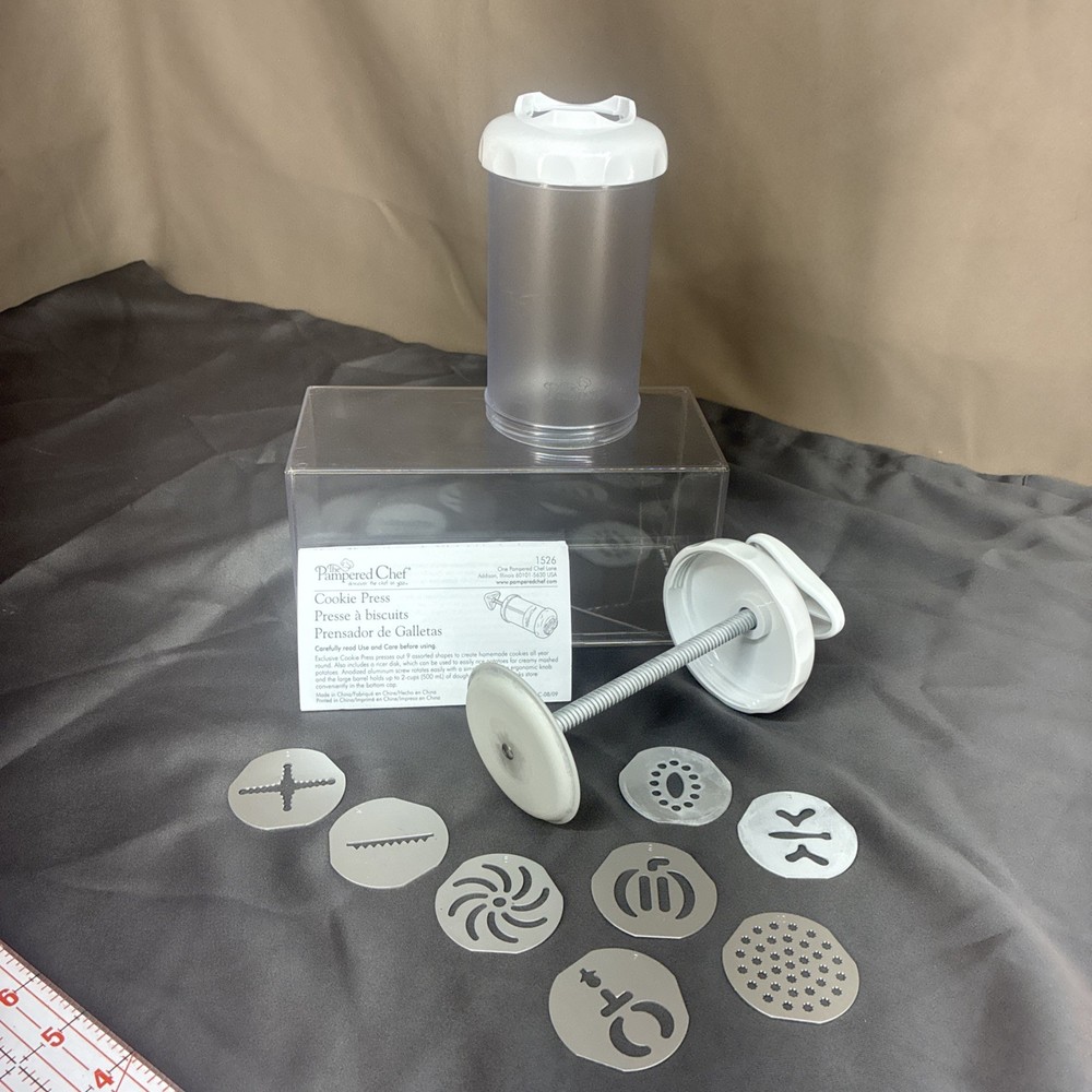 Pampered Chef Cookie Press 1526 With 8 Discs & Instructions