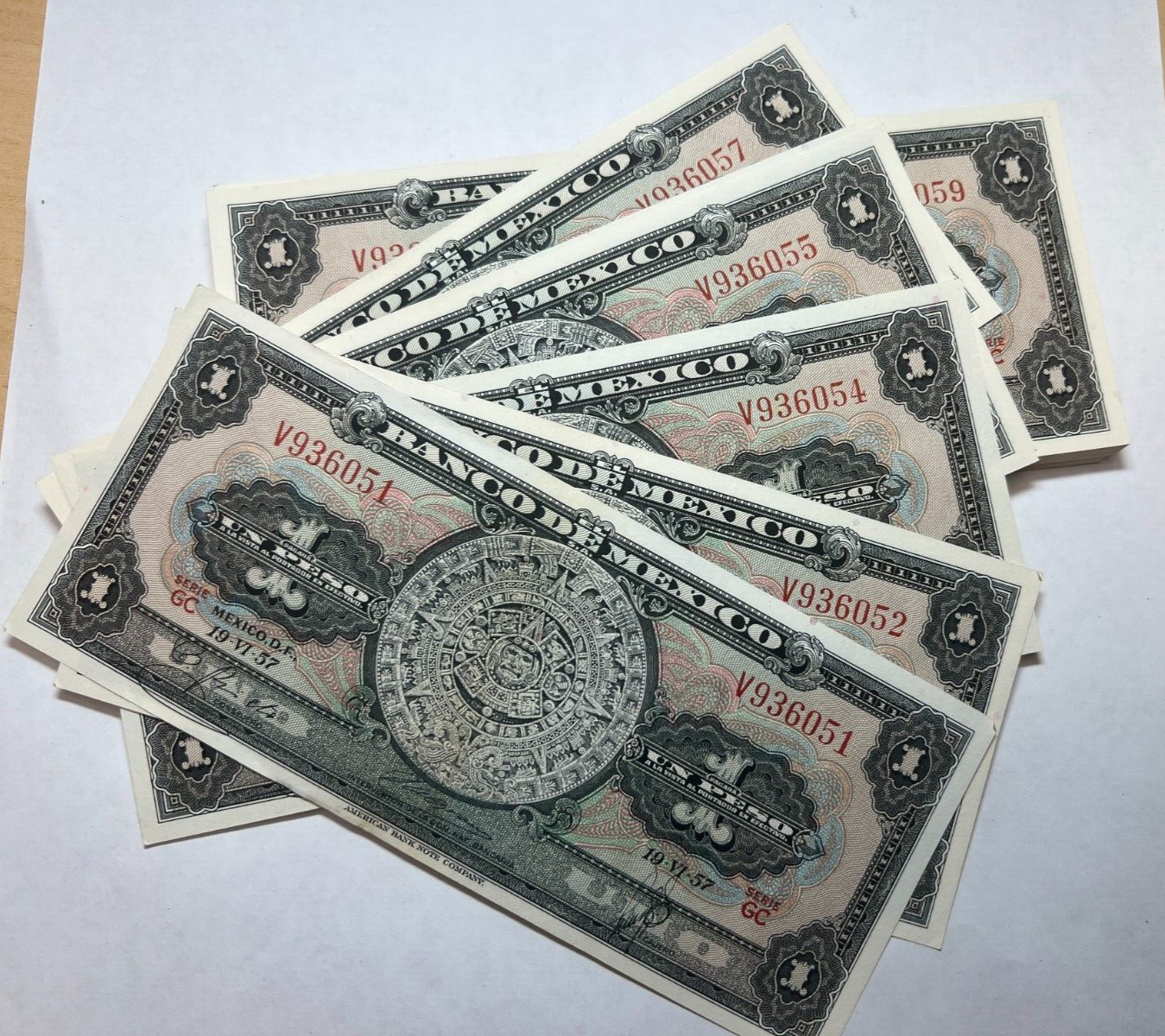 1957 Mexico Un One Peso AZTEC CALENDAR Mexican Currency Paper Money Billetes