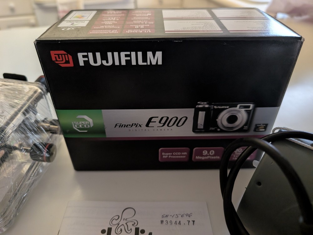 Dive Camera (Fujifilm camera, digital housing, and substrobe)