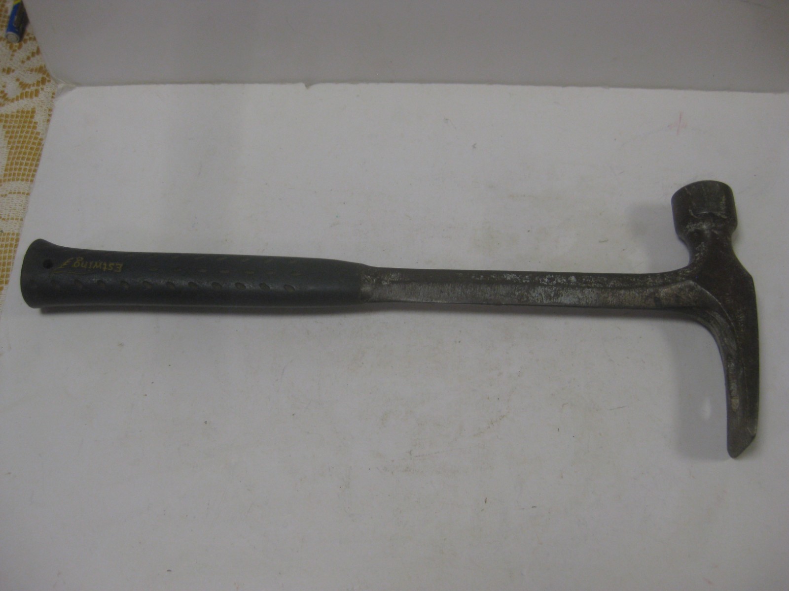 Vintage Estwing Framing Hammer with Unusual Nail Puller model E328SM USA made