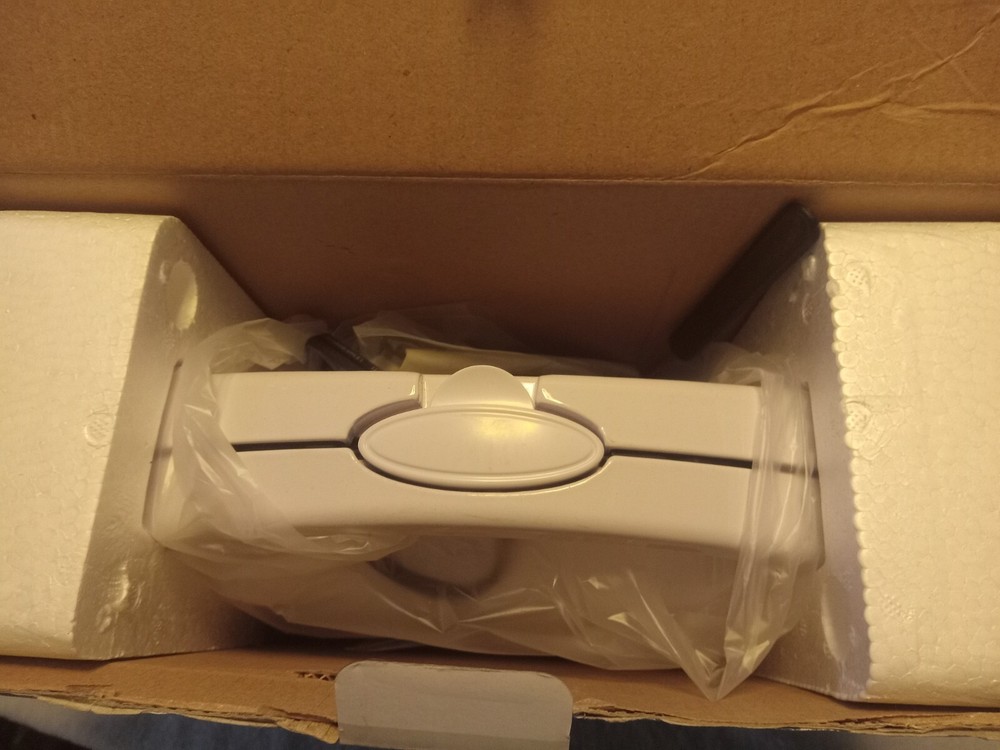 Stonewall Kitchen Electric Doughnut Maker NEW IN BOX