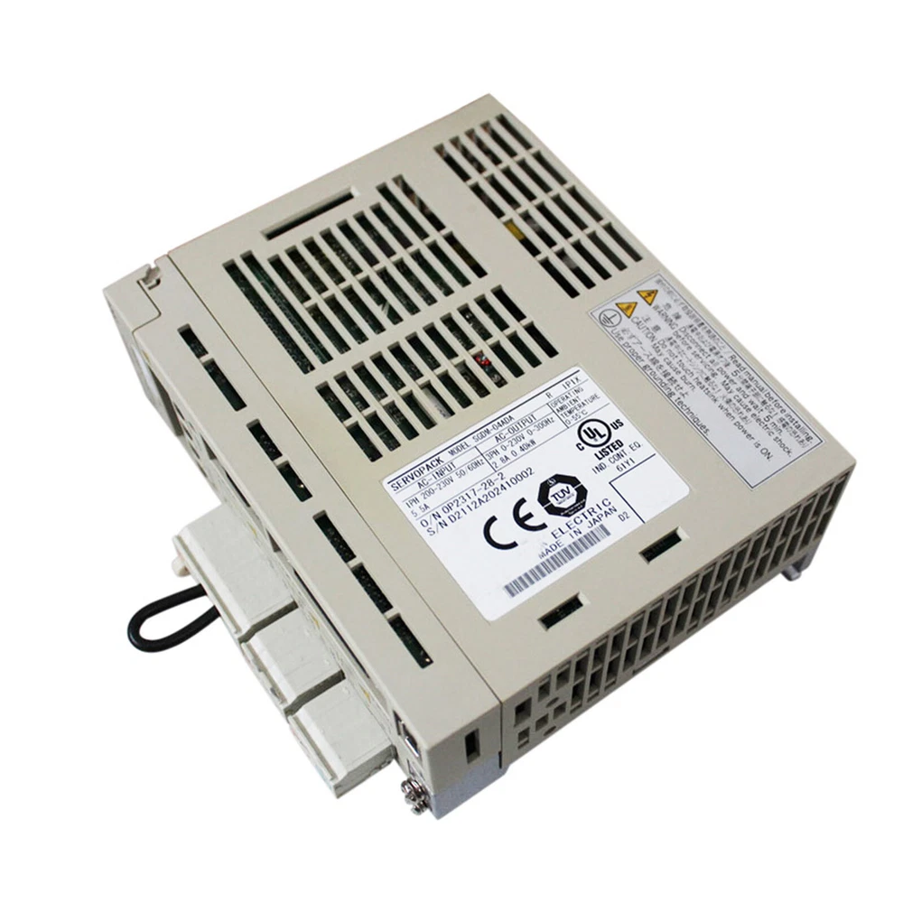New In Box YASKAWA SGDM-04ADA Servo Drive