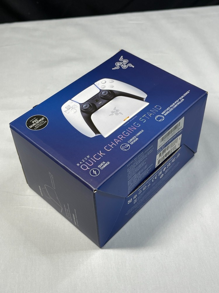 Razer White DualSense Wireless Controller Quick Charging Stand For PlayStation 5