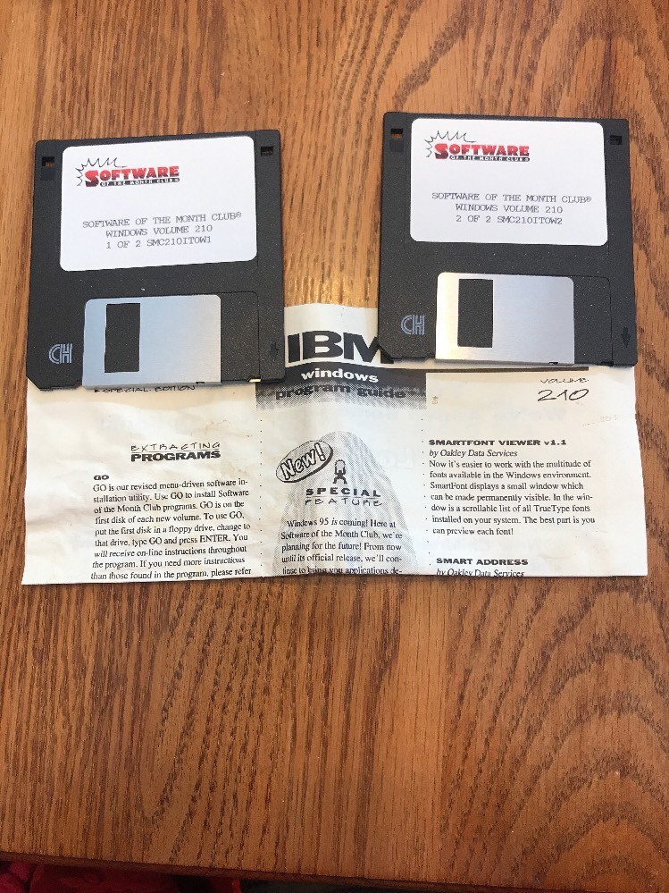 IBM Window Program Guide Volume 210Program Guide & 2 Discs RARE Ships N 24h