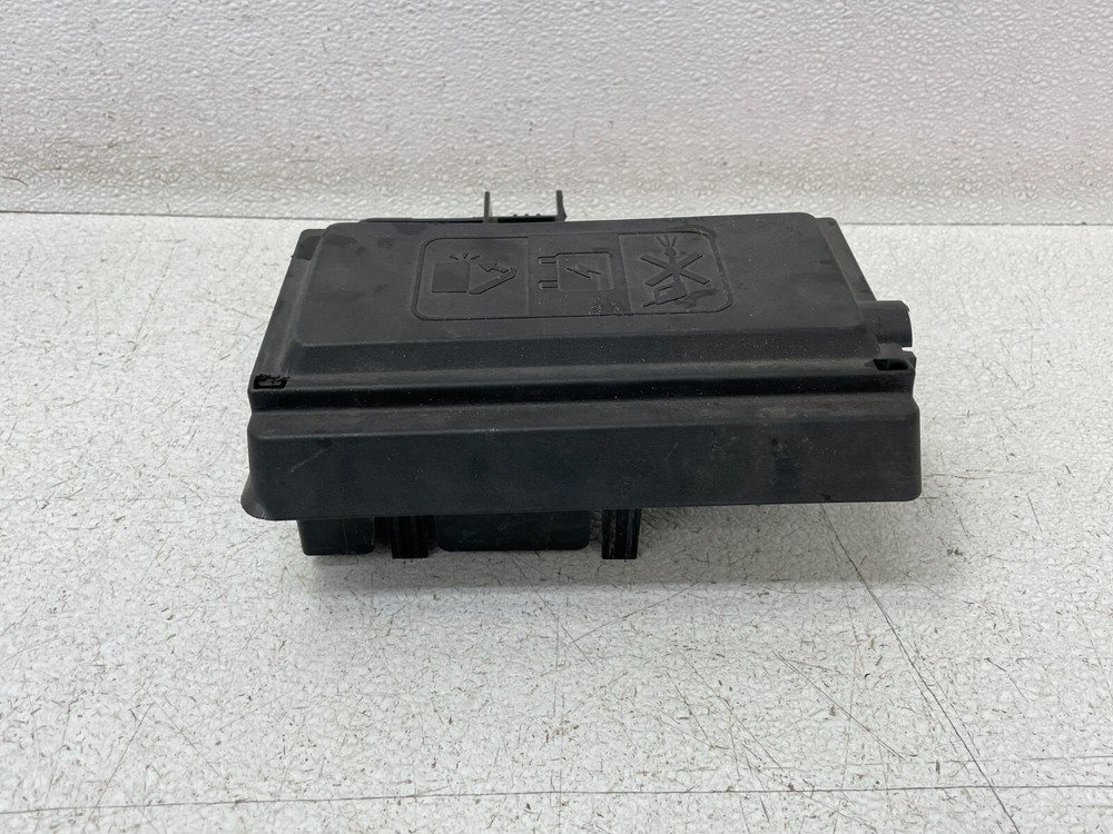 15-20 GMC Yukon Power Distribution Switch Box 1415 OEM