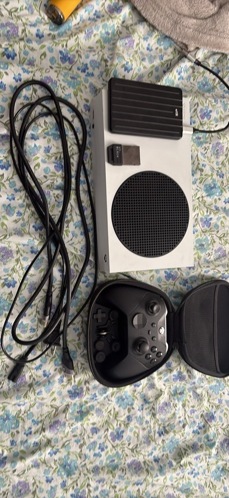 Xbox series s 2tb Bundle elite pro 2 controller