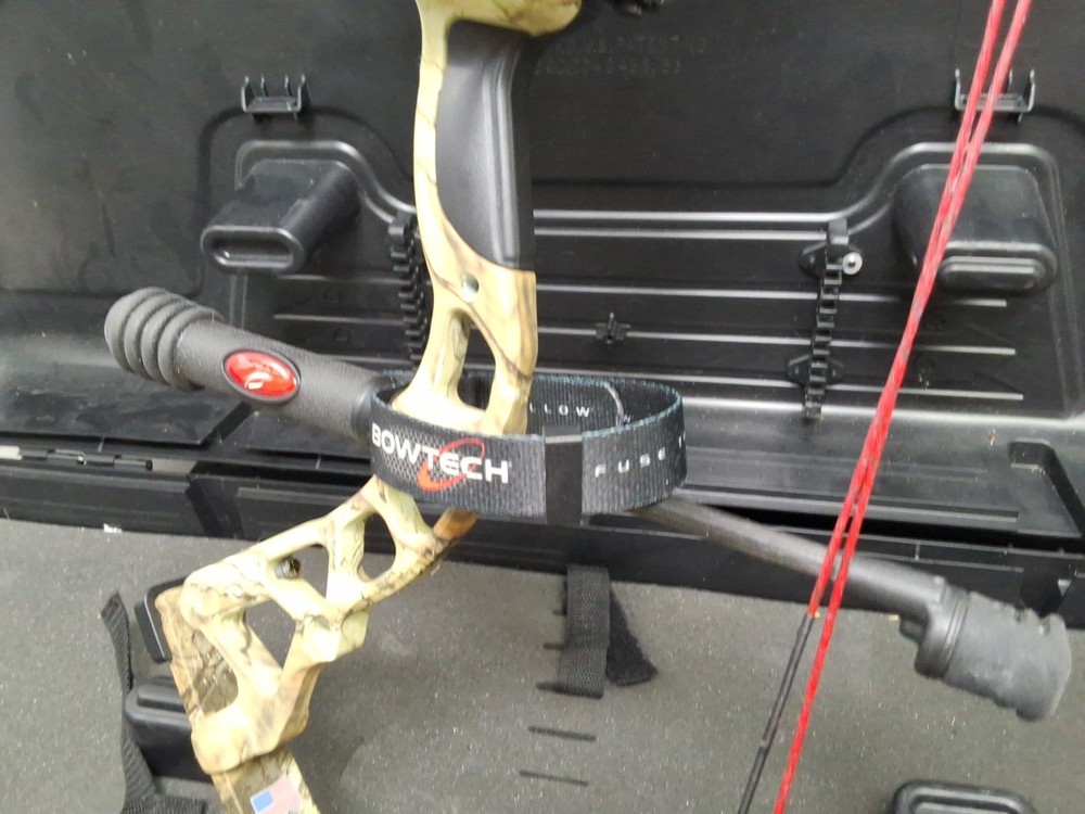 Bowtech Fuel Left Hand adjustable poundage compound bow- NEEDS STRUNG FRAME ONLY