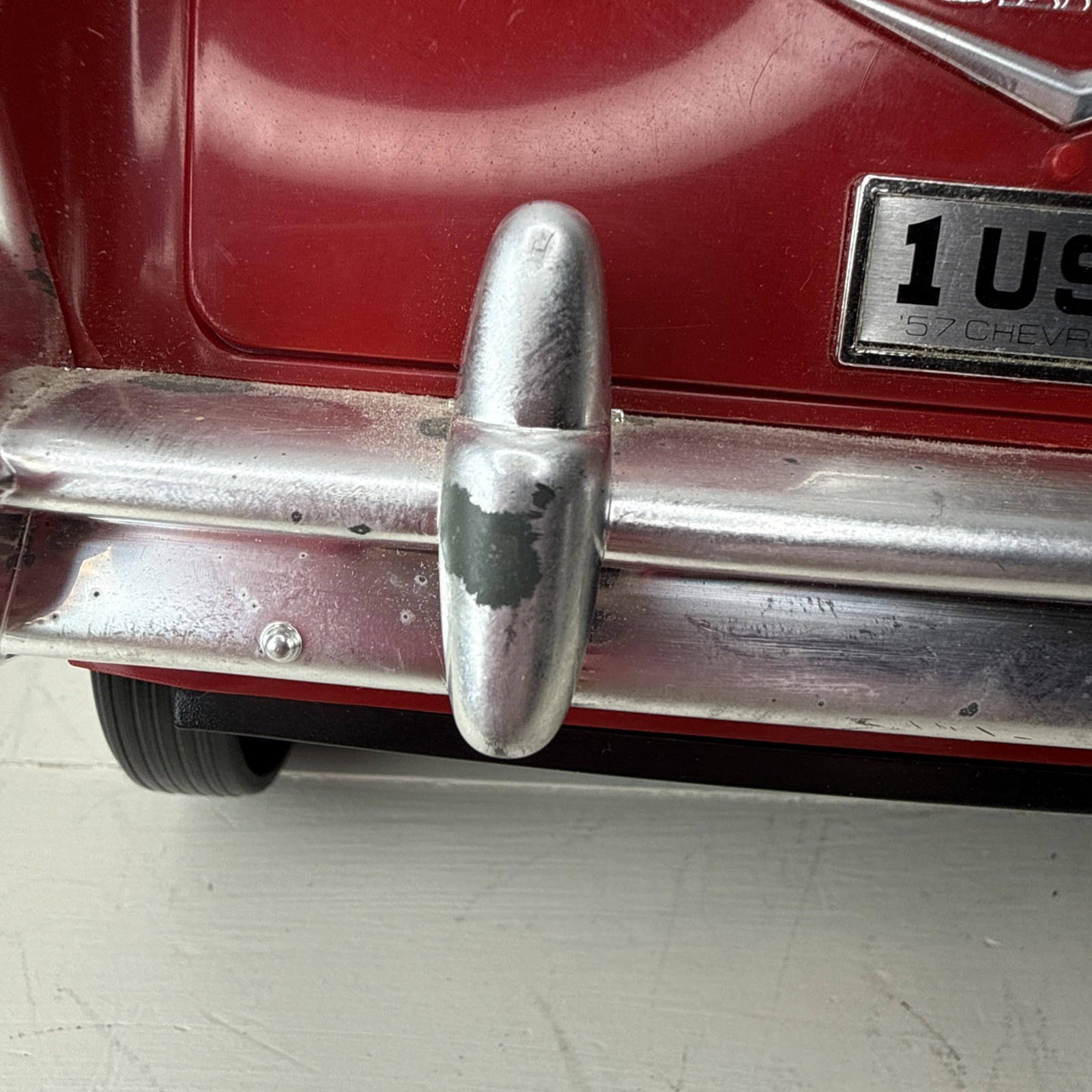 Vintage 1988 Red 1957 Chevy Belair Novelty, Am/Fm Wall Mount Radio. WORKS!