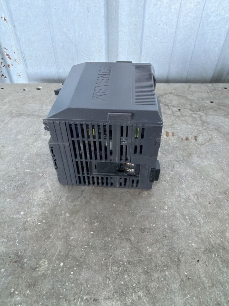 KEYENCE KV-1000 PLC Controller Unit Power On Tested USED