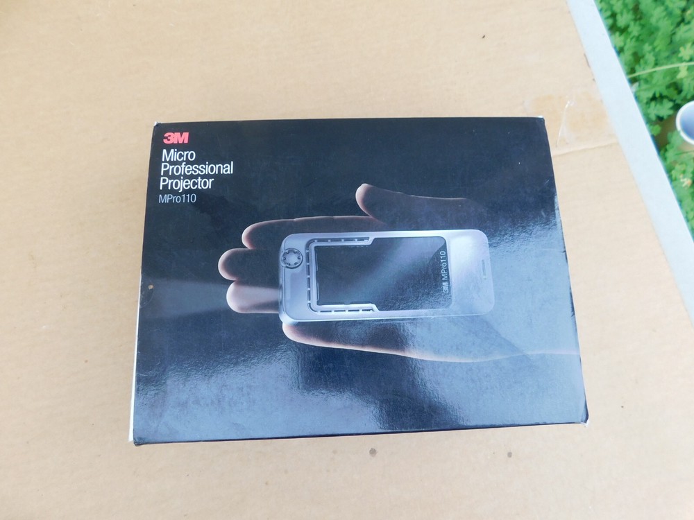 3M Micro Professional Projector MPro110 new open box
