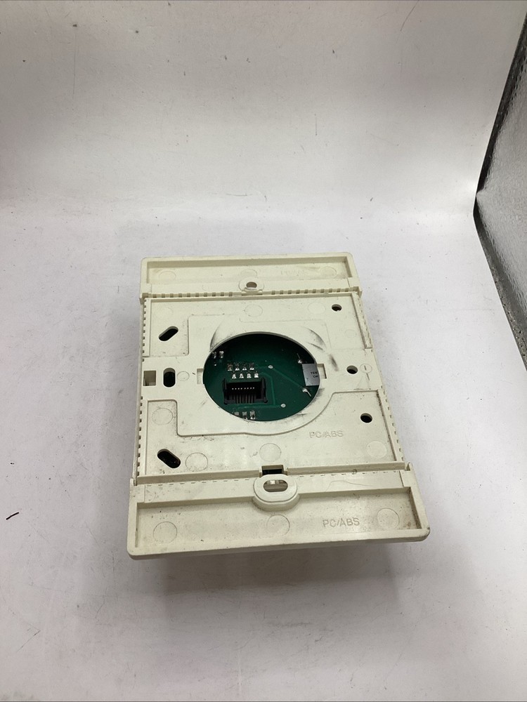 Used Johnson Controls Wall-Mount Temperature Sensor ​Controller TE-67NP-1N00