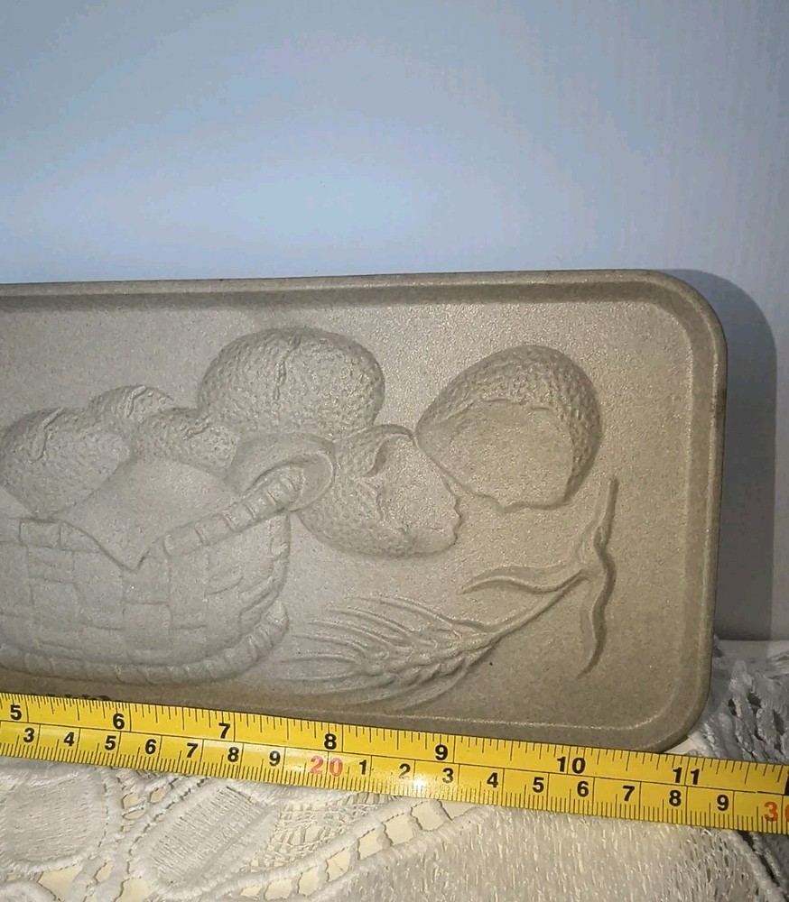Earthenware Raised Bread Basket Motif-Bread Warmer/Warming Stone 11"