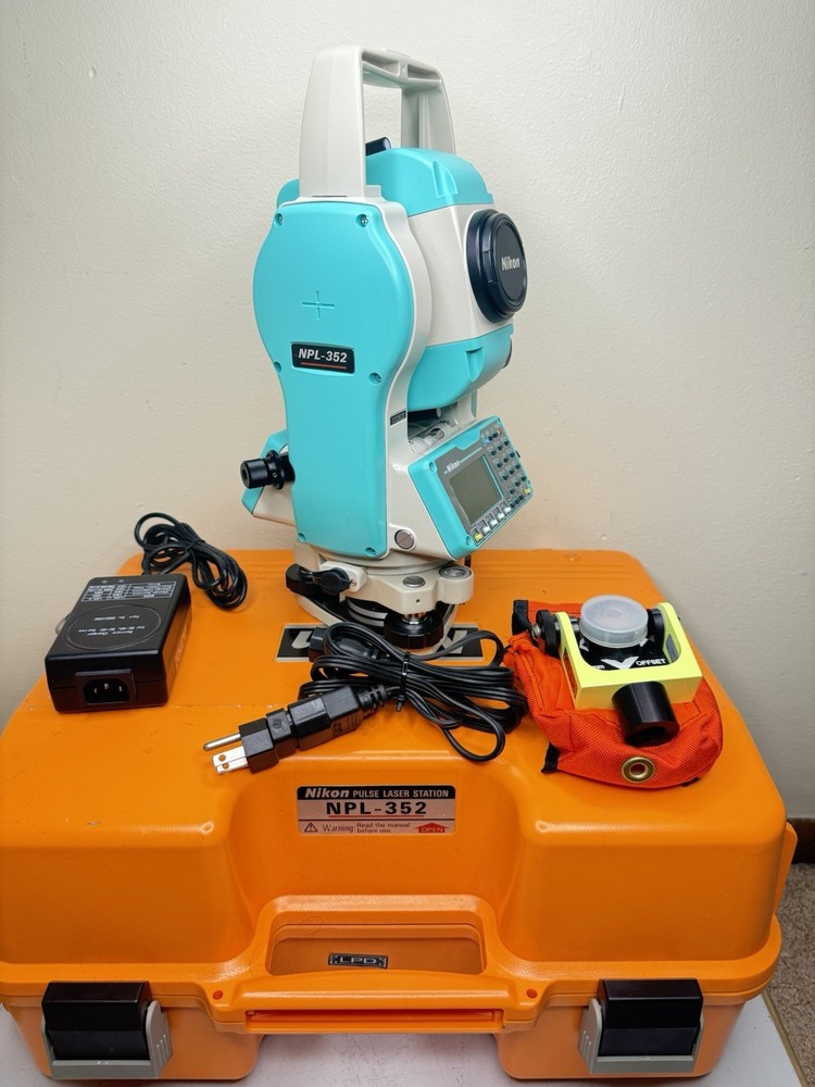 Nikon NPL- 352 Total Station