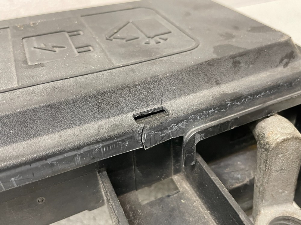 15-20 GMC Yukon Power Distribution Switch Box 1415 OEM