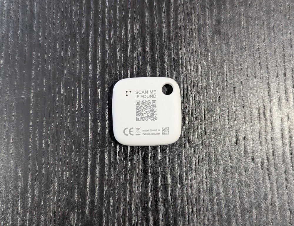 White Tile from Visa [Bluetooth Tracker] (Open box, not used)