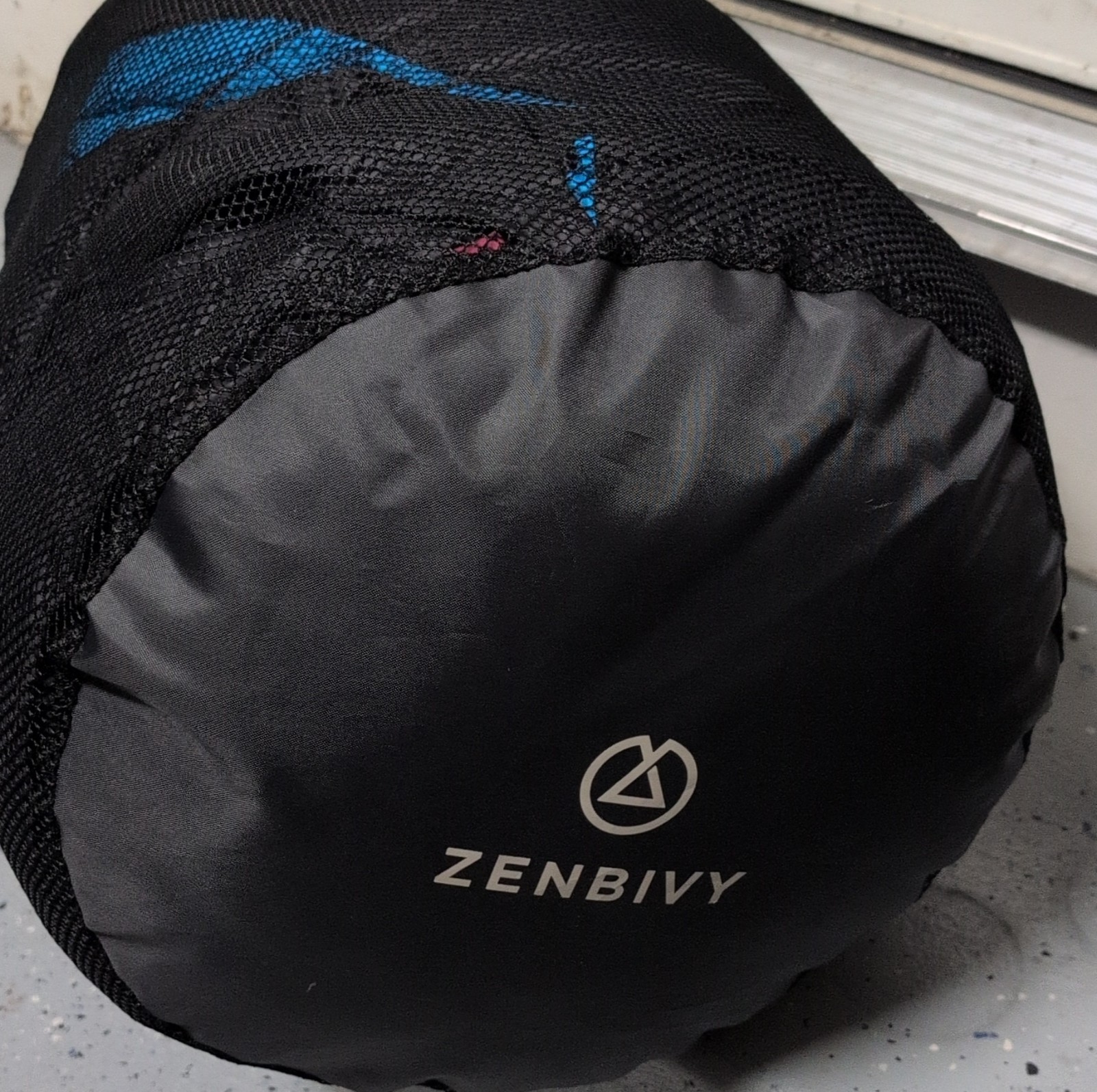Zenbivy Large 25 degree Light Bed Quilt w/ Half sheet, pillow case, and bladder