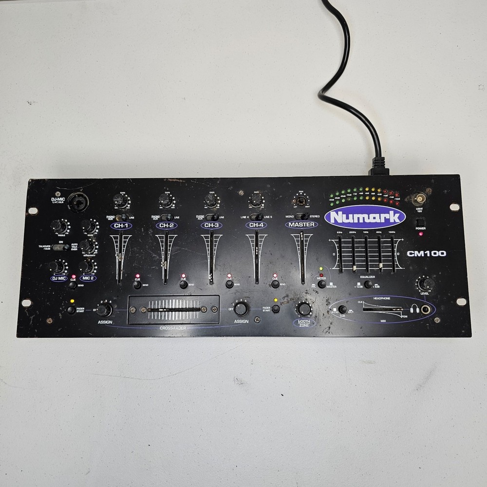 Numark CM100 4-Channel Rackmount Mixer – Working, Missing Fader Caps