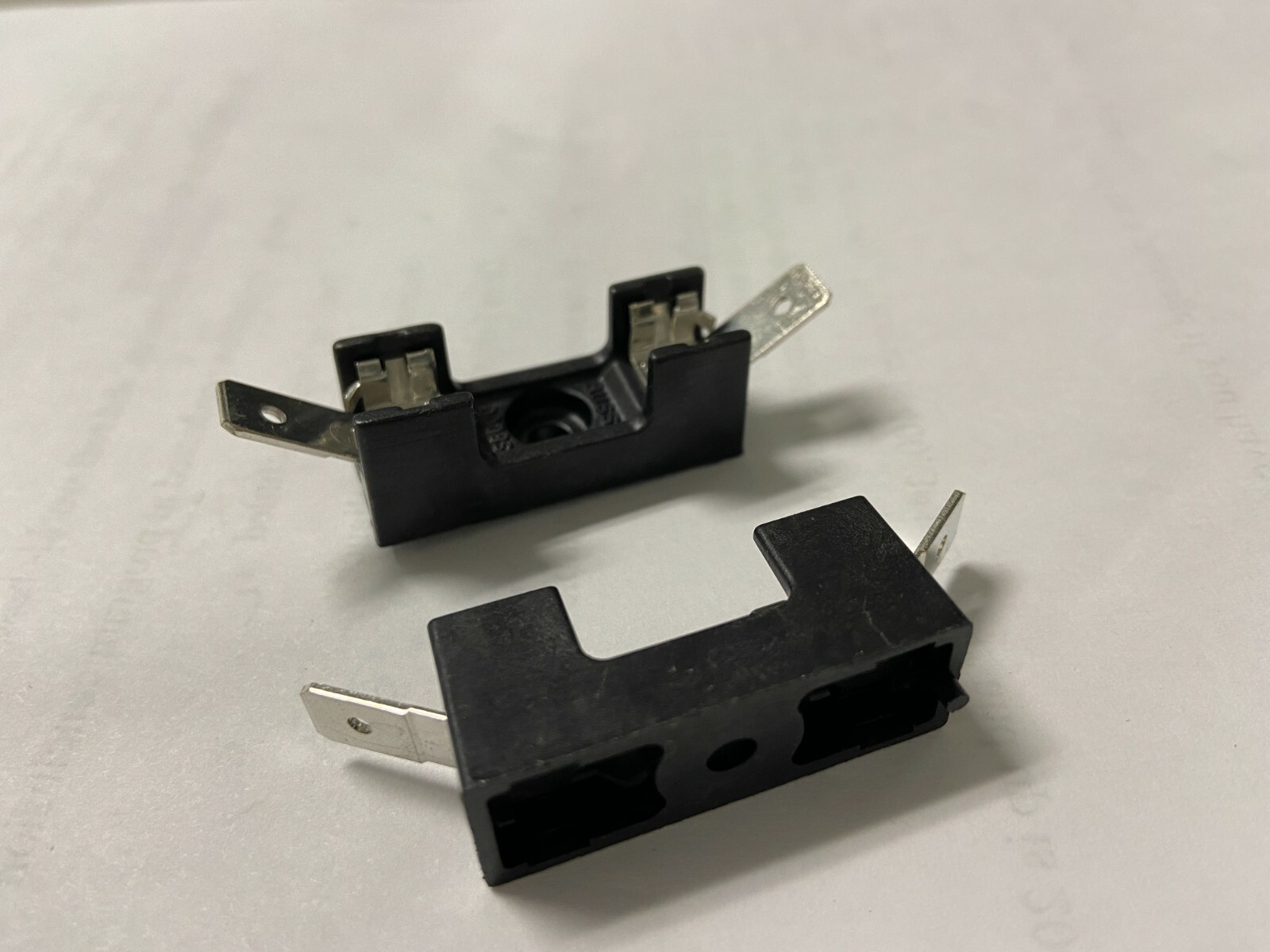 COOPER BUSSMANN BK/S-8202-1-R FUSE BLOCK, 6.3 X 32MM, BOLT-IN MOUNT (2 piece)