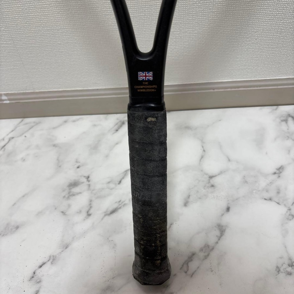 Wimbledon Grate tennis racket black