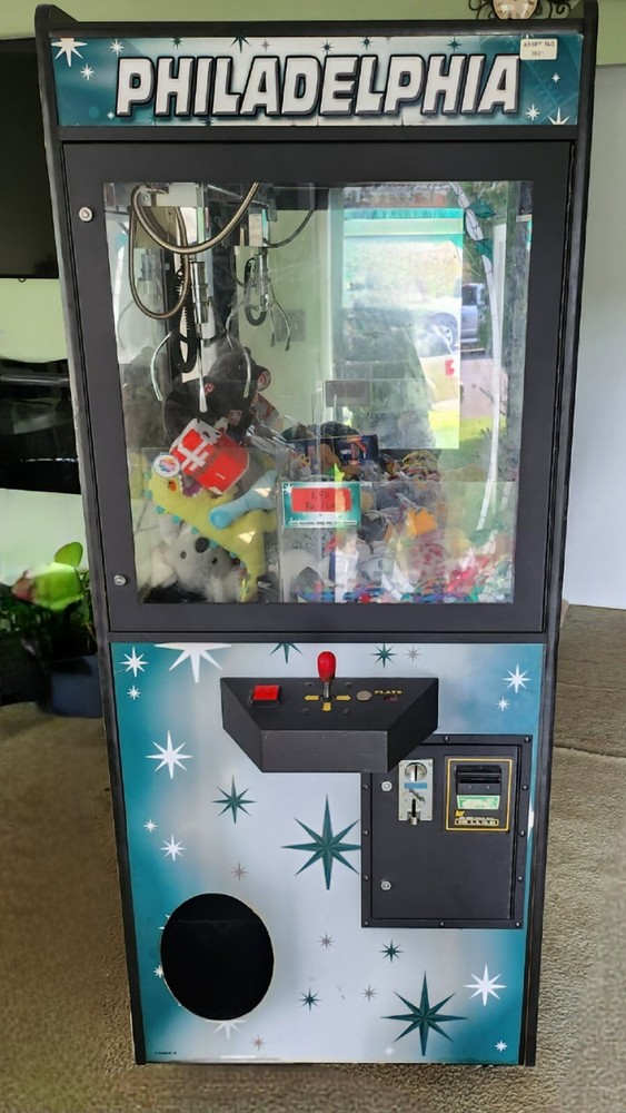 claw machine arcade game