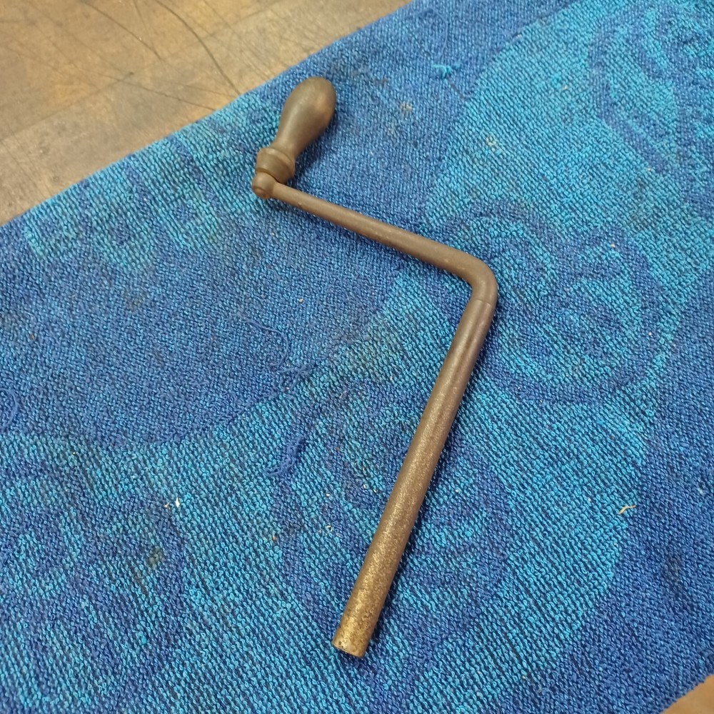 PHONOGRAPH HAND CRANK 3/8" FEMALE THREADED