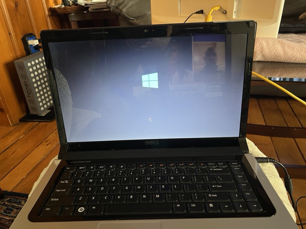 electronics lot Mostly Working Computers And Phones And Wii U