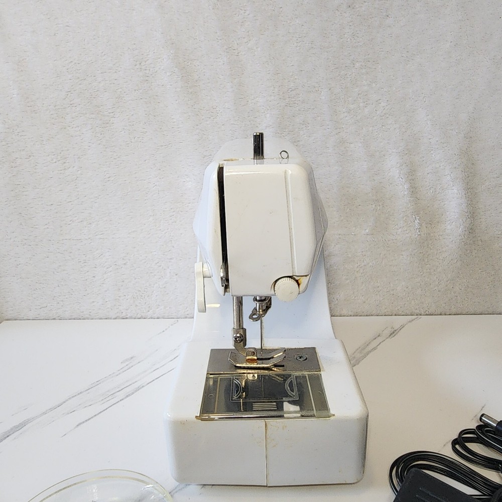 Smart Stitch Portable Mini Sewing Machine Battery Operation