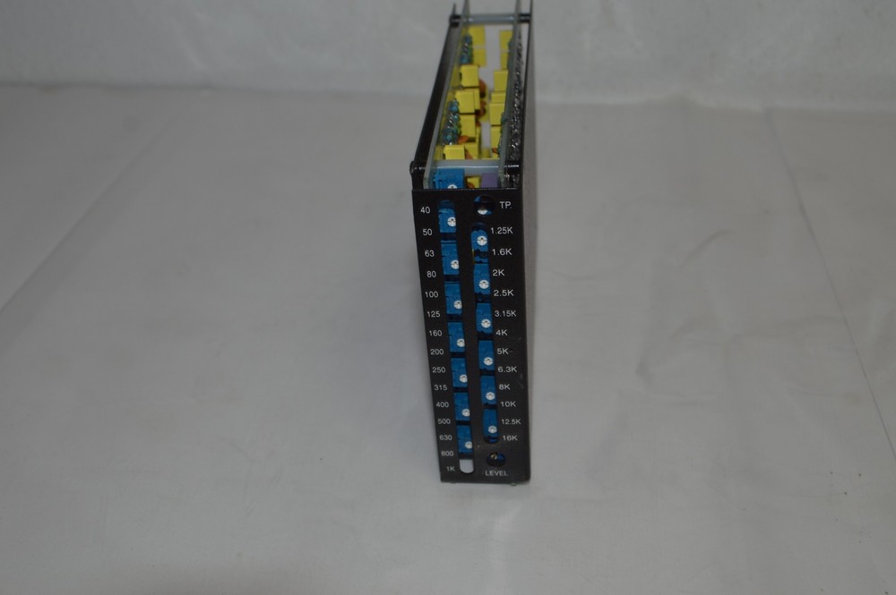 *TC* ULTRA STEREO ONE-THIRD OCTAVE EQUALIZER JEQ-10B (KRS24)