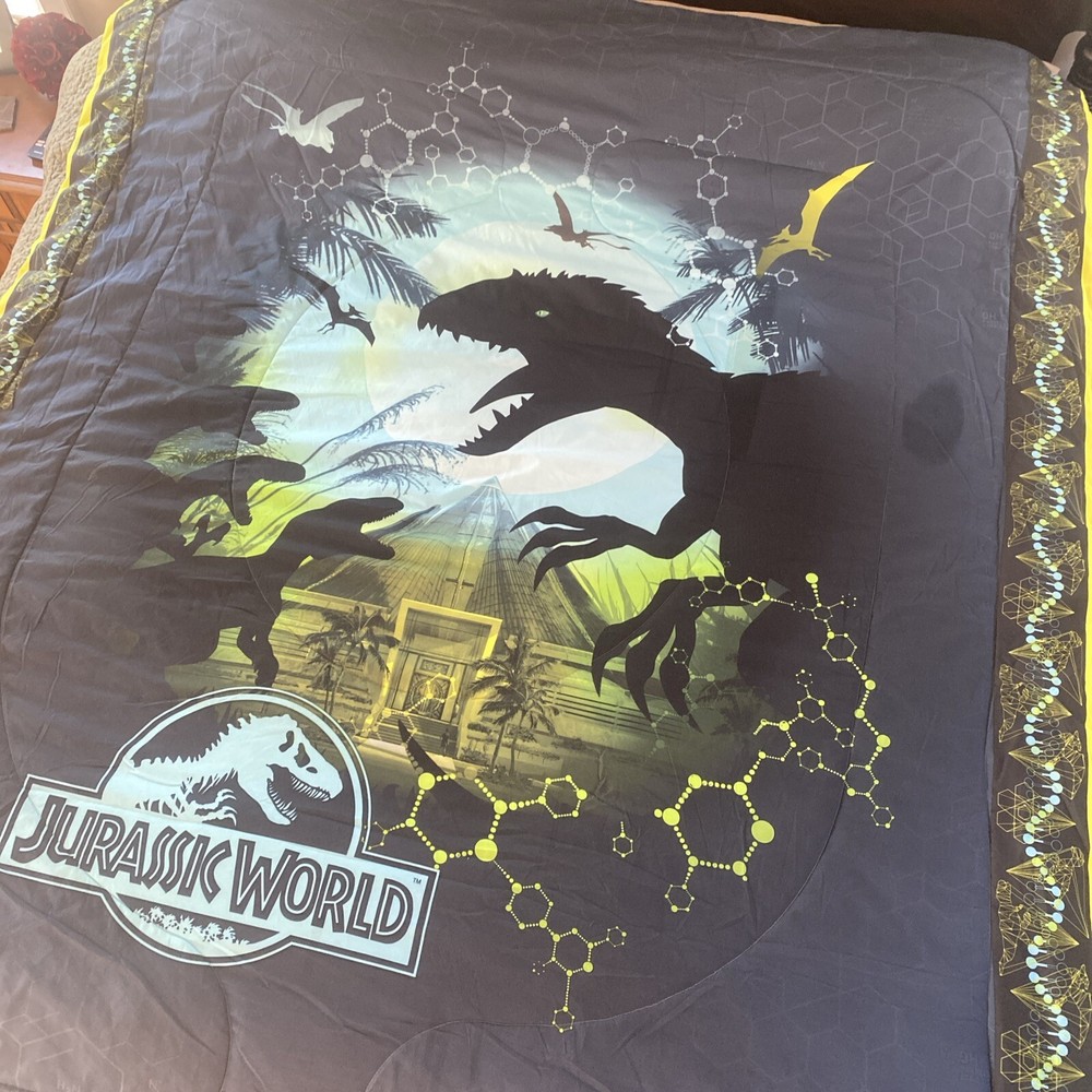 Jurassic World Reversible Comforter twin/Full 72x86