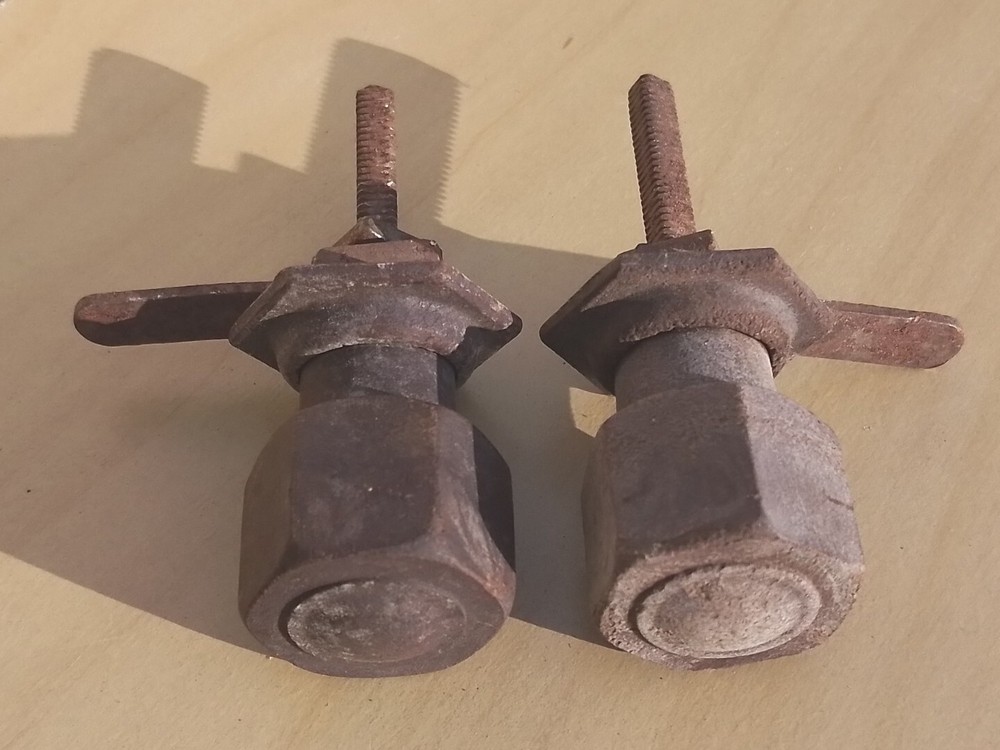 Vintage Old Antique Bakelite Olde Screw Thread Handles Pair Turning Knobs 2