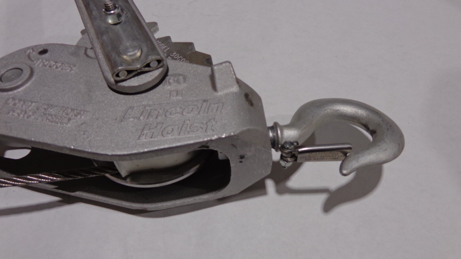 Lincoln LUG-ALL 3/4 Ton Single Line Cable Hoist, Come-Along, 1/4 Stainless Cable