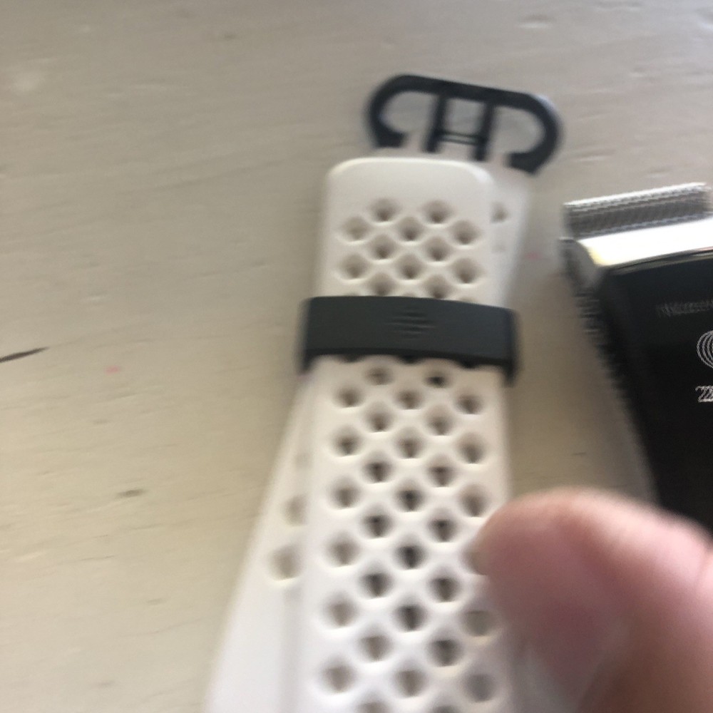 Fitbit Charge 4