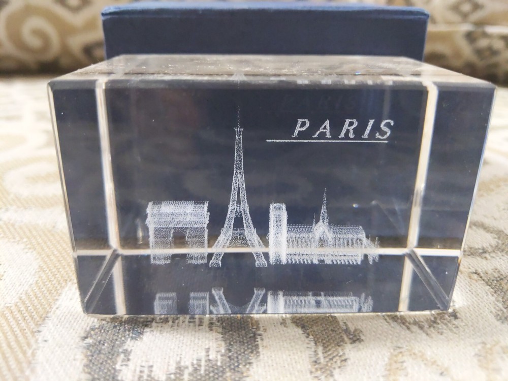 Paris Hologram