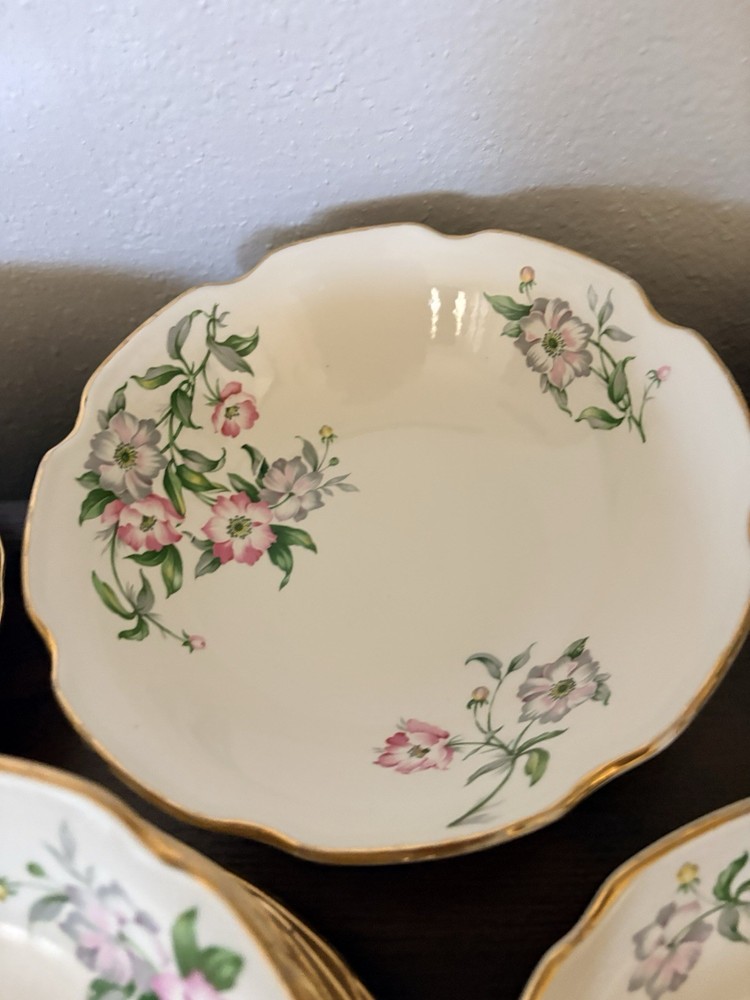dinnerware set For 10