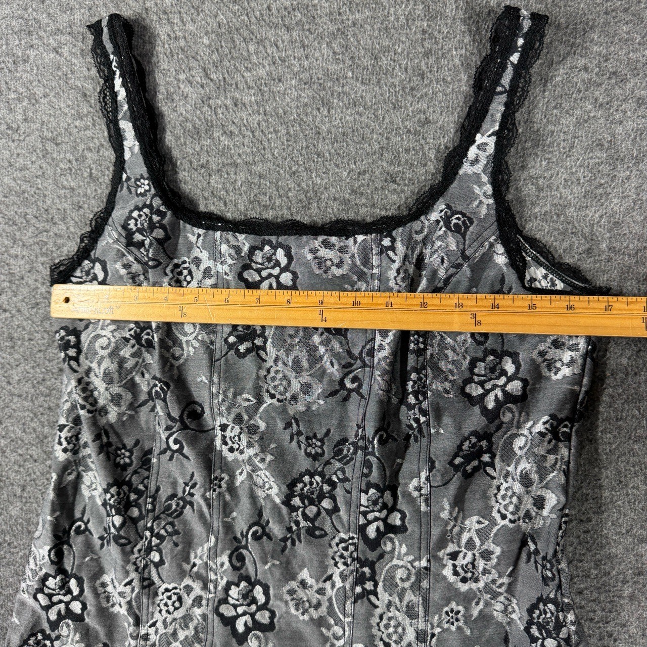 White House Black Market Camisole Tank Top Women’s XL Silver Floral Lace