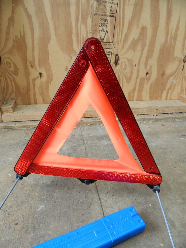 BMW / Gebra WARNING TRIANGLE (Metal/Fold-down) + Case.1095457.Safety Accessory