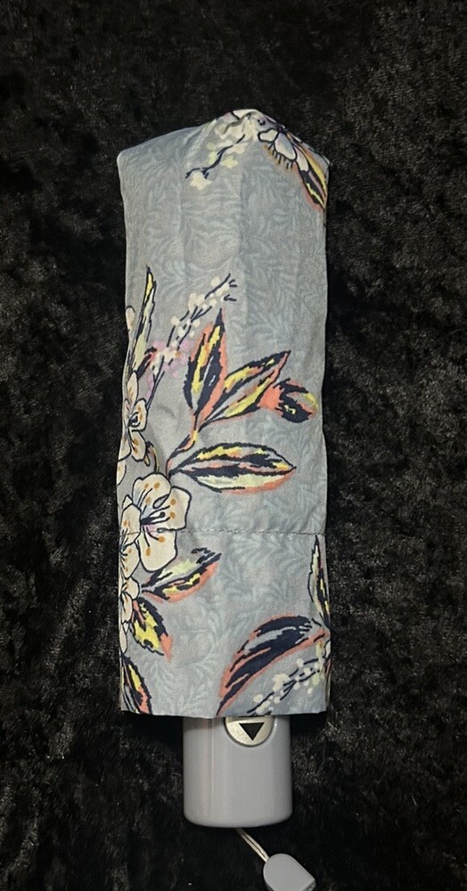 Vera Bradley cherry Blossoms Automatic Mini Umbrella NWT