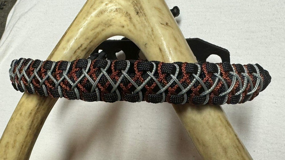 Black,rust And Gray Bow Wrist Sling