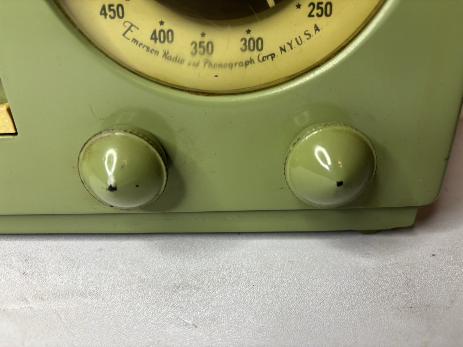 Vtg 1930s Emerson "Bullseye" Tube Radio - Green - Works! Art Deco MCM 8CW-334-2