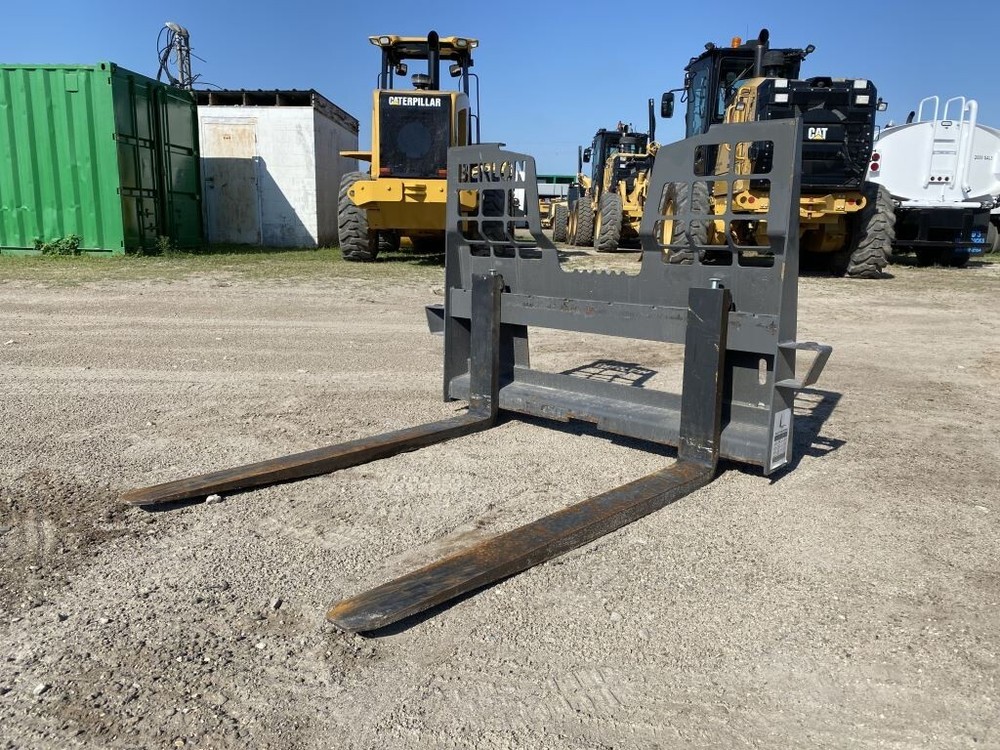BERLON WTBPFF-48-2 48" 5,500 LB. PALLET FORK SET, CLASS II