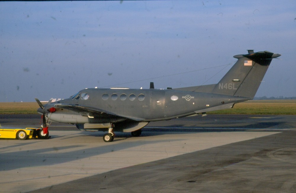 N46L  USAF   KING AIR  ORIGINAL FUJI SLIDE E254