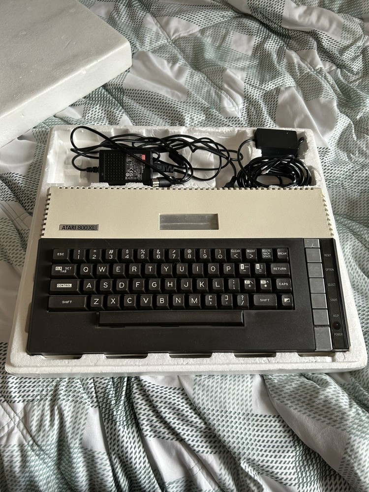 Vintage Atari 800XL Home Computer (Tested & Working) Boxed