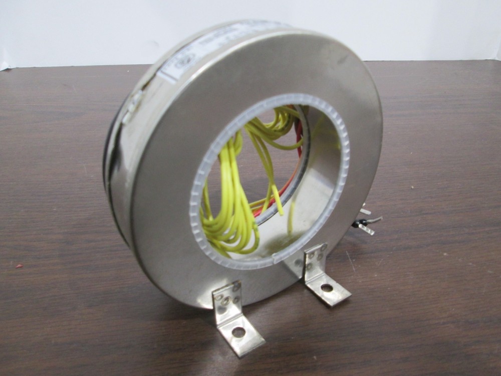 Bender, W2-A62B, B911758, Measuring Current Transformer, Class 3, Used