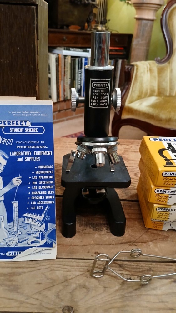 VINTAGE PERFECT MICROSCOPE MODEL 805 WITH ACCESSORIES