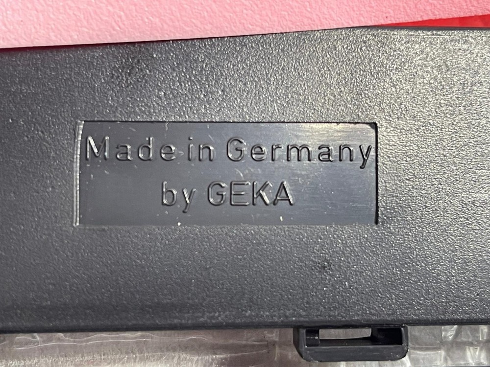 BMW 320i E92 HAZARD WARNING TRIANGLE E127R03566 1095457